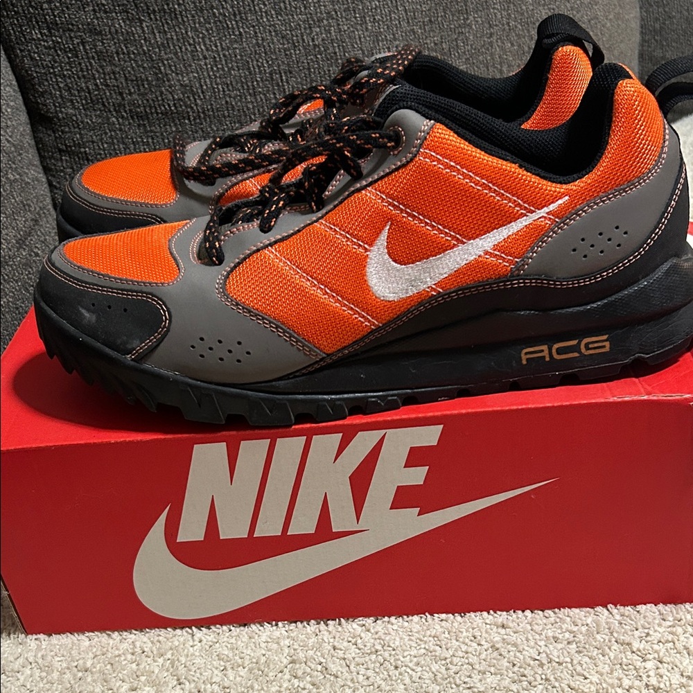 Nike ACG Men's Athletic Shoes in Orange and Gray